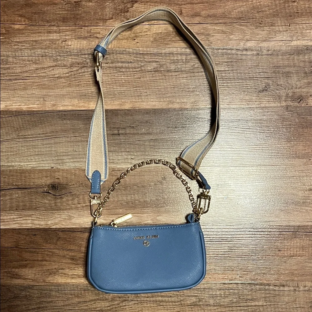 Anne Klein Blue Clutch with Gold Chain - Picture 5 of 9